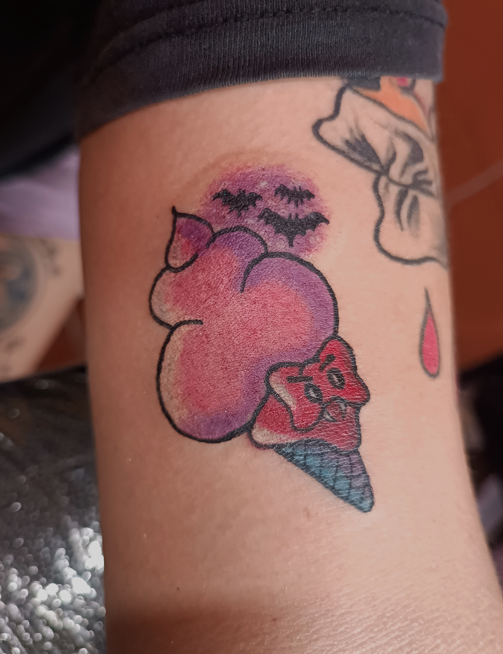 Tatuaje helado a color neotradicional