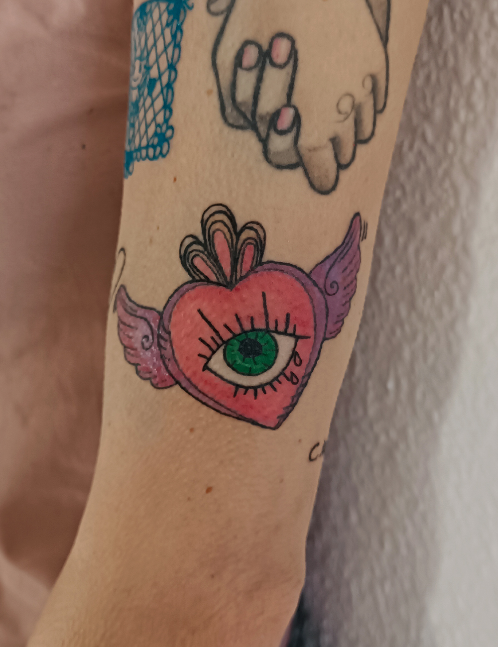 Tatuaje helado a color neotradicional